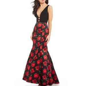 Elegant prom, HC, formal dress. Only worn once.